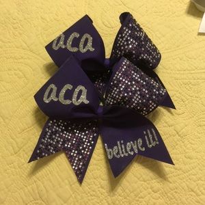 Pitch perfect buddy Cheer bows best friend